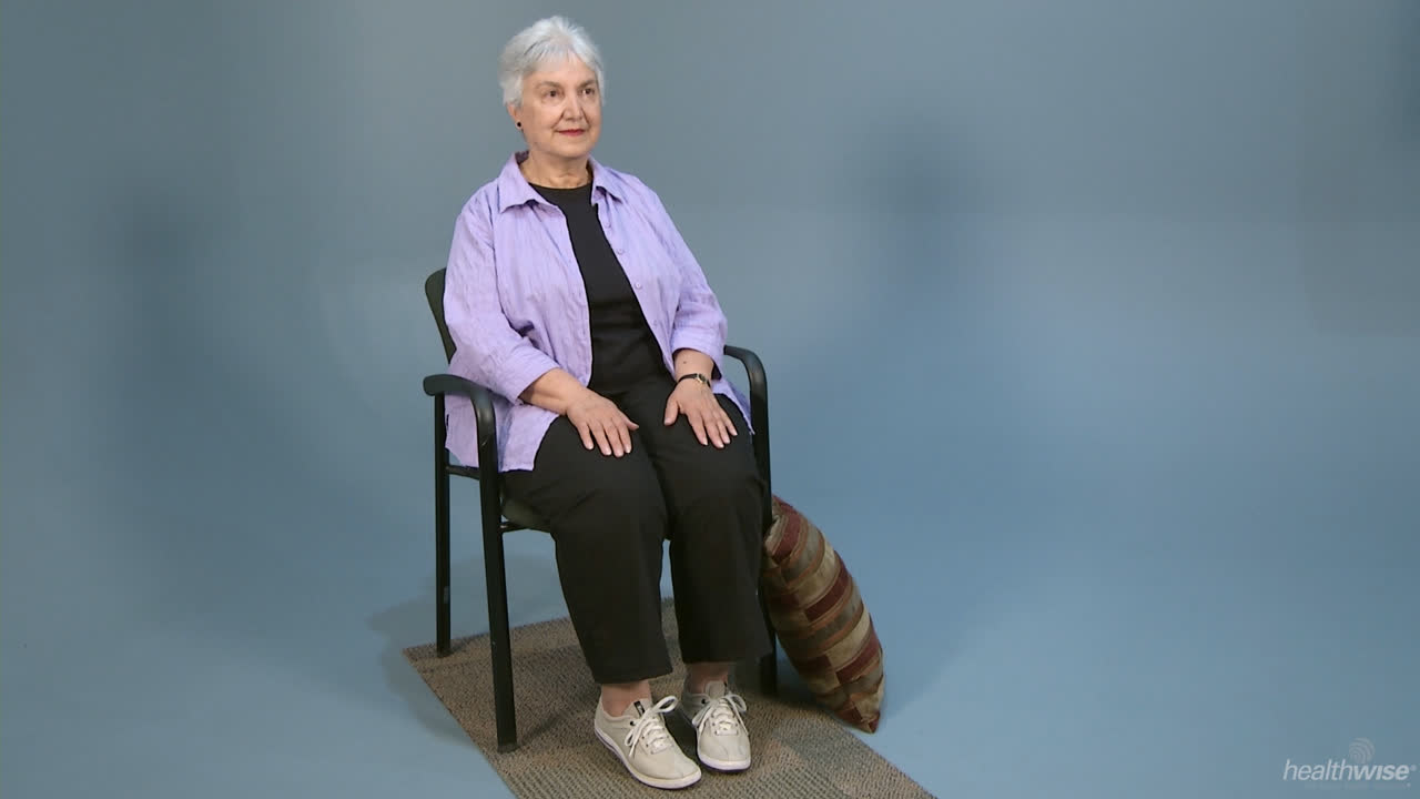 Ejercicios de sentado para personas mayores (subtitulado) | Kaiser  Permanente, image size:1280x720